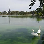 As 那沃达利
